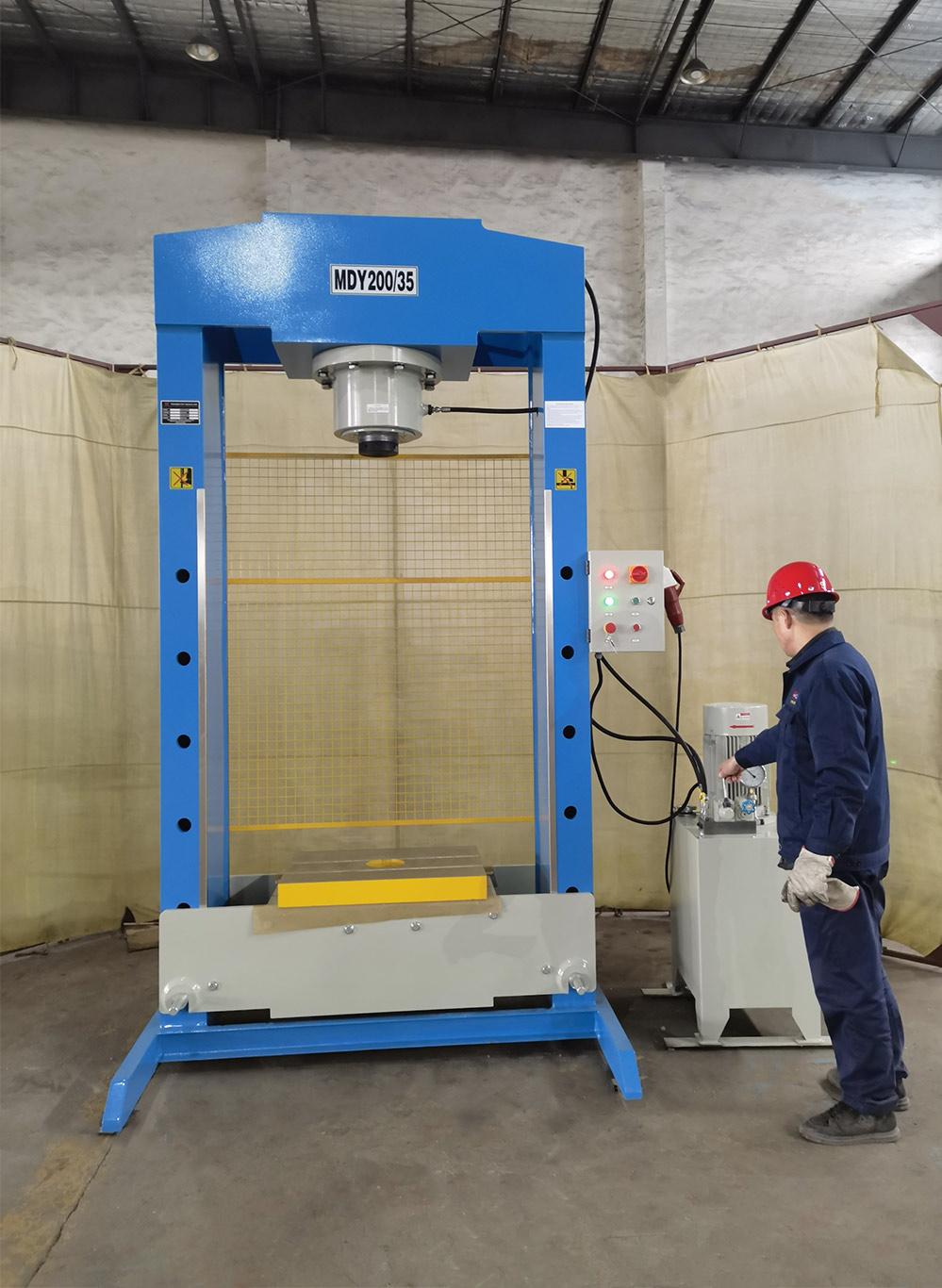 液壓機(jī)的工作原理-揚(yáng)州市天宇機(jī)電設(shè)備有限公司